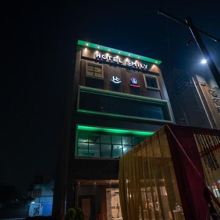 Hotel Smily Ludhiana Exterior foto